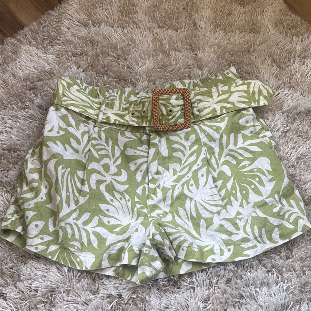 Green Leaf Print Women's Shorts